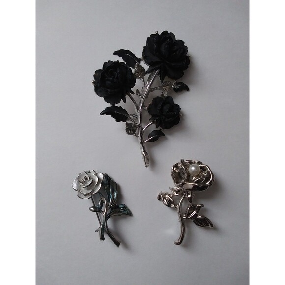 3 Vintage Flower Brooches - Picture 1 of 6